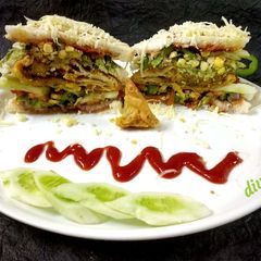A picture of Samosa cheesy sandwich.