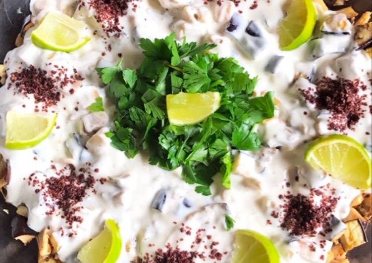 فتة بالدجاج والخضار 🥒🍗