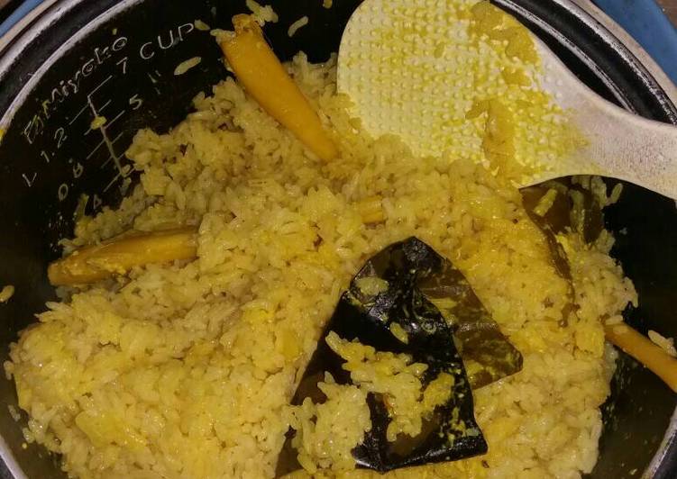 Nasi kuning ala magic com