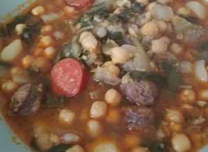Una foto de Garbanzos guisados con alcaravea