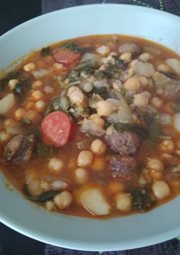 Una foto de Garbanzos guisados con alcaravea