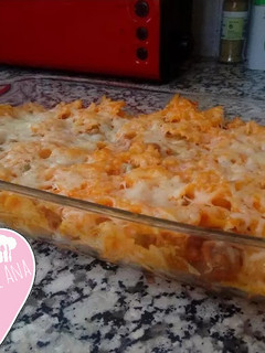 Una foto de Lacitos gratinados con carne y guisantes🎀