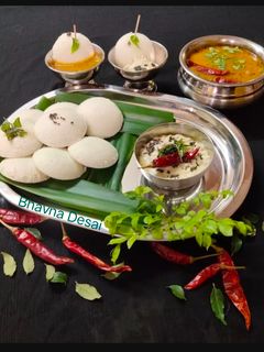 ઇડલીસાંભાર વીથ ચટની રેસીપી મુખ્ય ફોટો