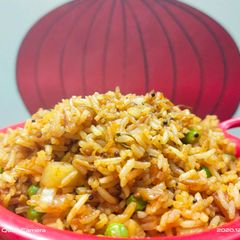 A picture of Spicy fried rice with leftover rice.