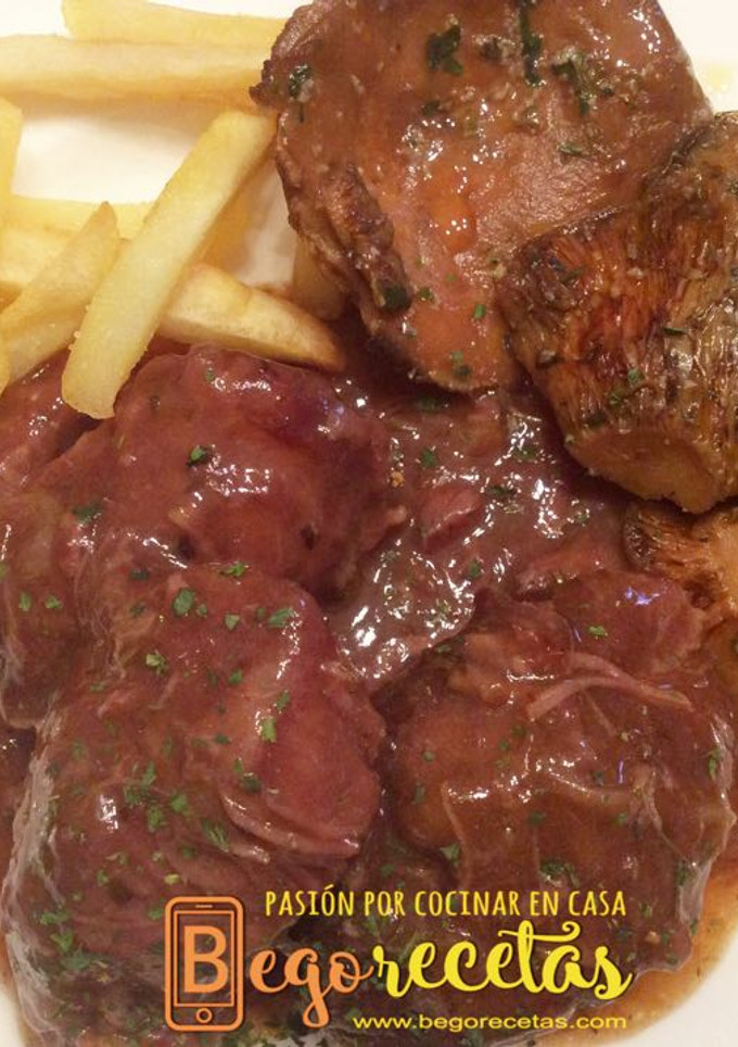 Una foto de Carrilleras en salsa de vino tinto