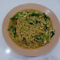 รูปของ Indomie Kari Nyemek ala Warmindo Bu Siti Jogja