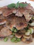 Carne de cerdo con guisantes