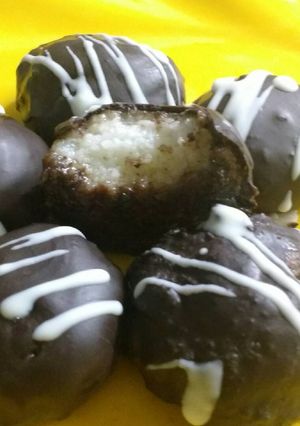 A picture of Chocolatey Sponge Rasgulle .