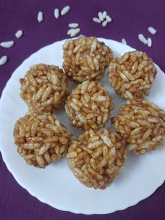 मुरमुरे के लड्डू (murmure ke ladoo recipe in Hindi) रेसिपी मुख्य फोटो