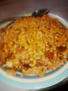A picture of Jollof macaroni nd beans.
