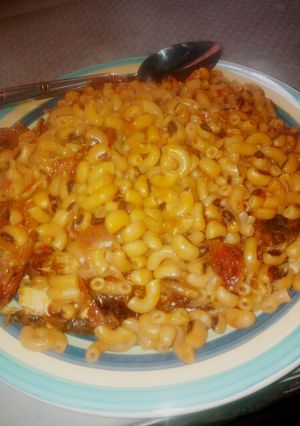 A picture of Jollof macaroni nd beans.