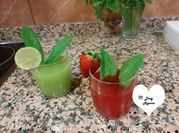 Una foto de cocteles de guayaba