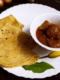 স্পাইসি আলু দম উইথ রুমালি রুটি (spicy alur dom with rumali roti recipe in Bengali) রেসিপির প্রধান ছবি