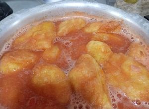 Una foto de Coliflor forrada en salsa roja🍅🍅🍅