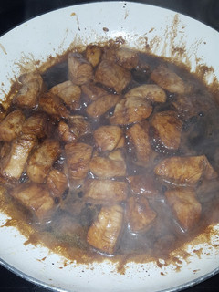 Una foto de Pollo a la soja y miel con arroz blanco