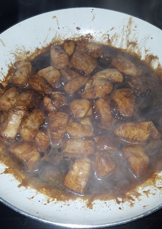 Una foto de Pollo a la soja y miel con arroz blanco