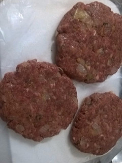Una foto de Hamburguesas caseras!!! Súper deliciosas!!
