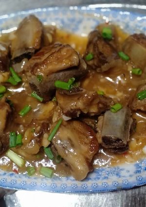 Hình của món Sườn xào chua ngọt.