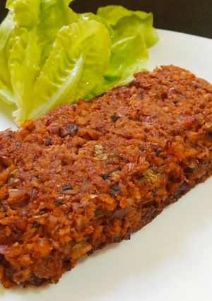Una foto de "Bifecito" de frutos secos, sin gluten y vegano