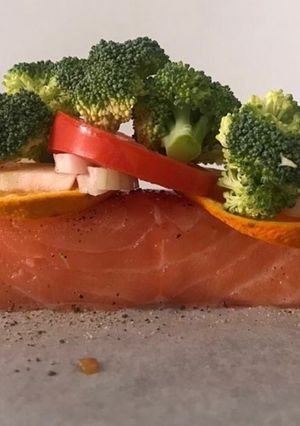 Foto de Salmão com Laranja e Legumes em papelote