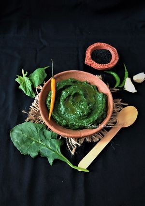 A picture of Palong Shaag Bata (Spinach Chutney - Bong style).