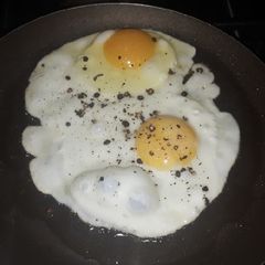 A picture of Eggs sunny-sideup.