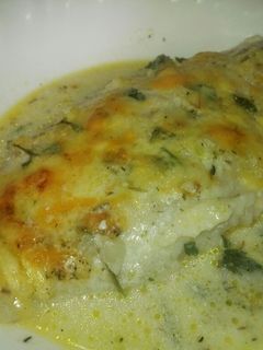 Una foto de Pescado blanco a la nata y finas hierbas