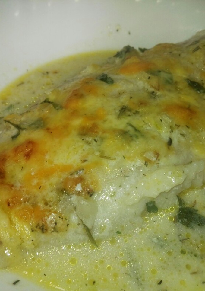 Una foto de Pescado blanco a la nata y finas hierbas