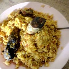 A picture of Jollof rice da kifi.