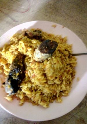 A picture of Jollof rice da kifi.