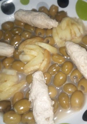 صورة لوصفة وريدات البطاطا مع طاجين الزيتون