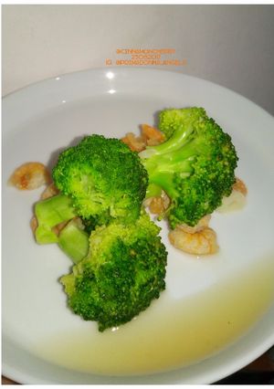 A picture of Broccoli and Dried Shrimps Stir-Fry (6 Ingredients).