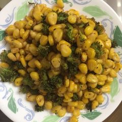 A picture of Corn chaat.