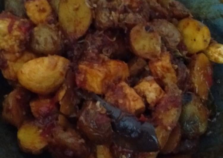 Resep: Balado baby potato, tofu and egg plant yang Enak