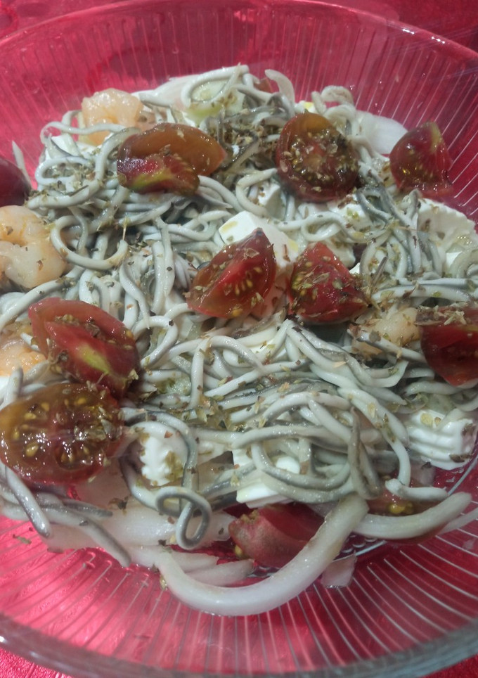 Una foto de Ensalada con gulas✨