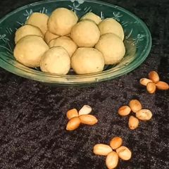 A picture of Peanuts Laddu.