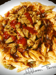 A picture of Chicken Pasta with Spicy Red Sauce.
