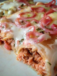 Una foto de Canelones de atún