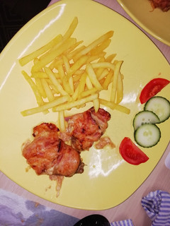 Baconba tekert csirkemáj füstölt sajttal recept fotója