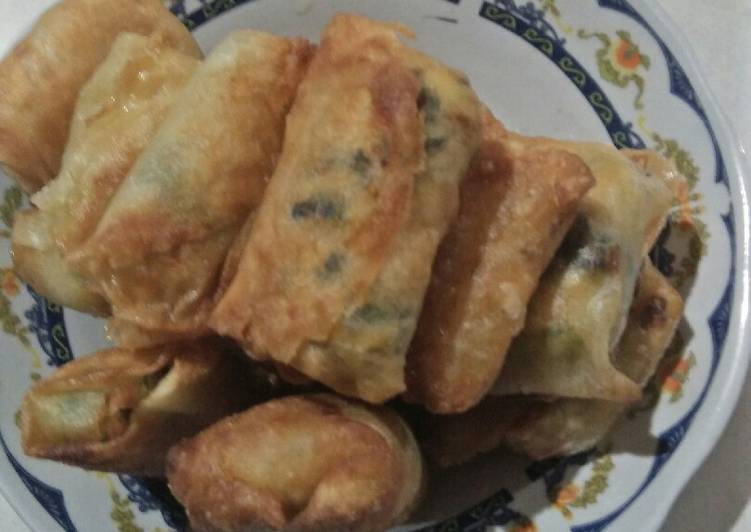 20. Lumpia Telur Sawi dan Kubis