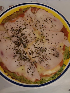 Una foto de Pizza con base de brócoli