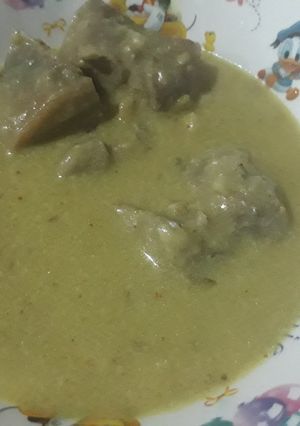 A picture of Chicken coconut sauce.