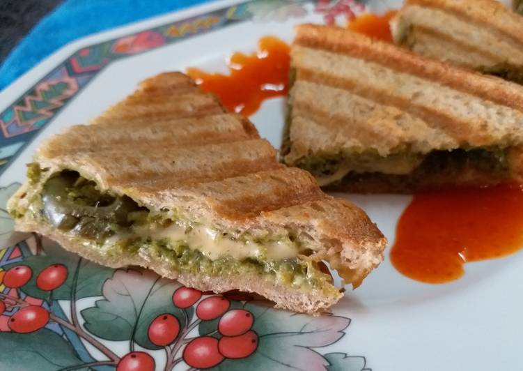 Recipe of Super Quick Homemade Chutney and Cheese Grilled Sandwich
