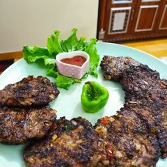 A picture of Chapli kababs.