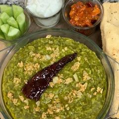 A picture of Lehsooni Spinach { Palak } Khichadi { Winter Special }.