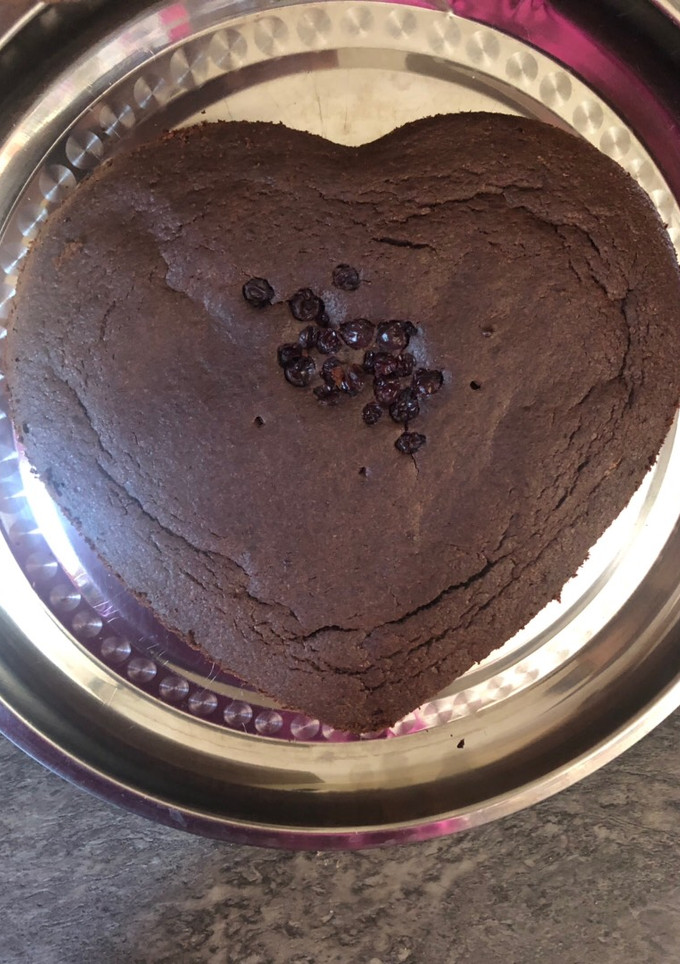 Una foto de Bizcocho de avena, chocolate y frutas rojas