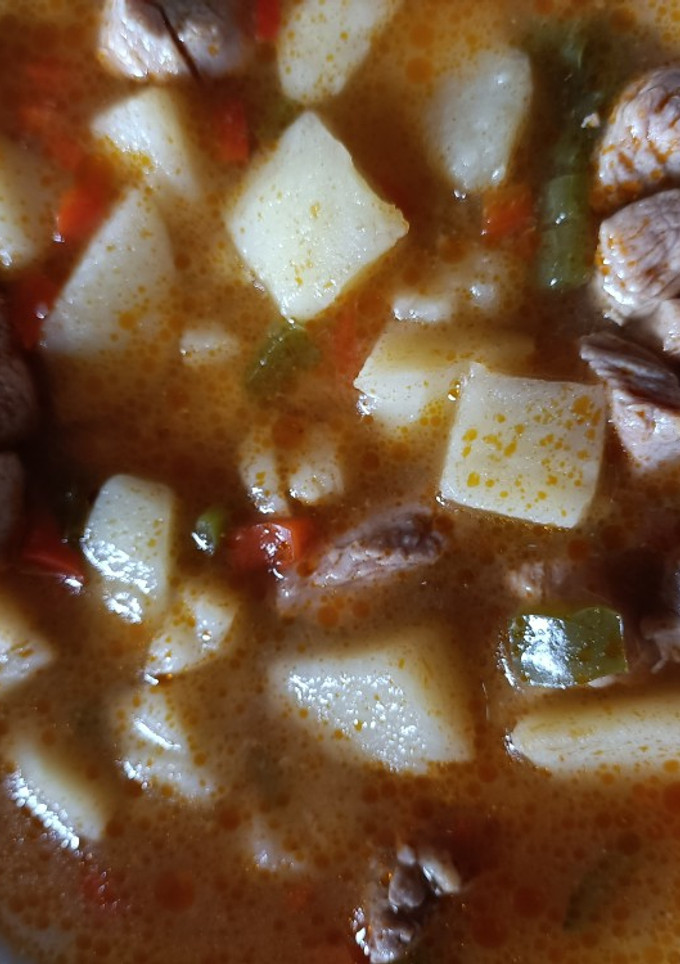 Una foto de Guisado de pavo, patata y verfuras