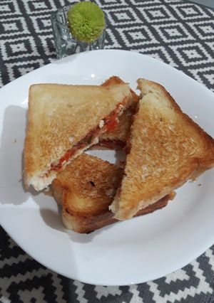 عکسی از دستور تست گوجه،پنیر Tomato and cheese toast