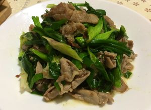 珠蔥炒梅花肉 的食譜成品照片