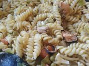 Una foto de pasta de aceitunas